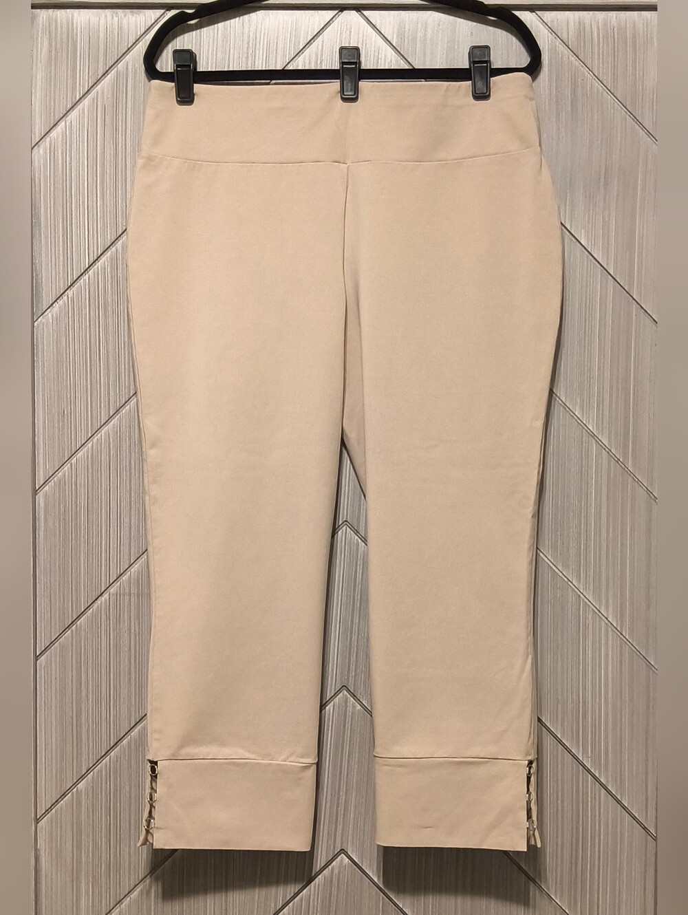 Susan Graver Weekend XL Beige Pull On Crop Pants Ankle Zip Ring Detail